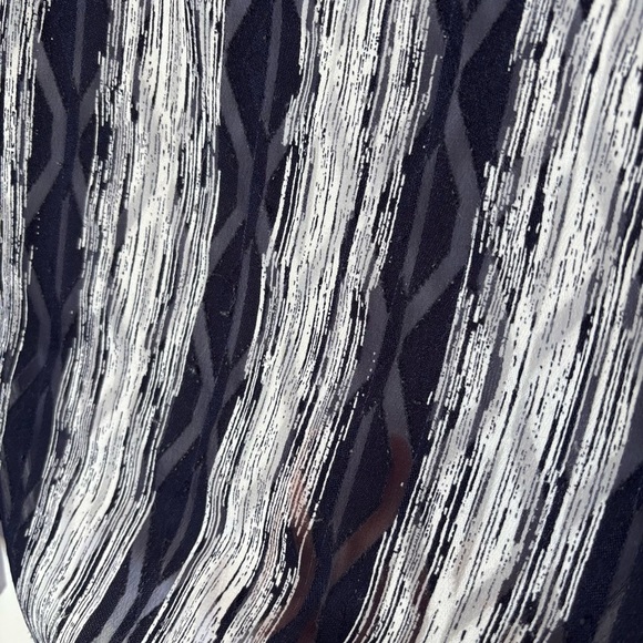 🎉4/30$🎉 Frank Lyman Abstract Sleeveless Blouse - Size 16 - Picture 3 of 6